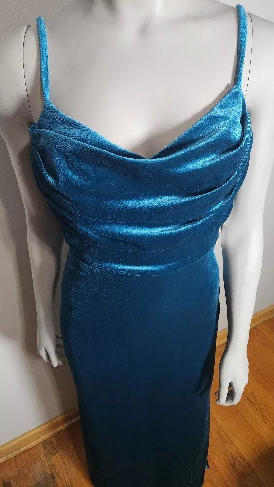 Sexy Beautiful Dress Women's Emerald Green Velvet V Neck Party Formal NWT