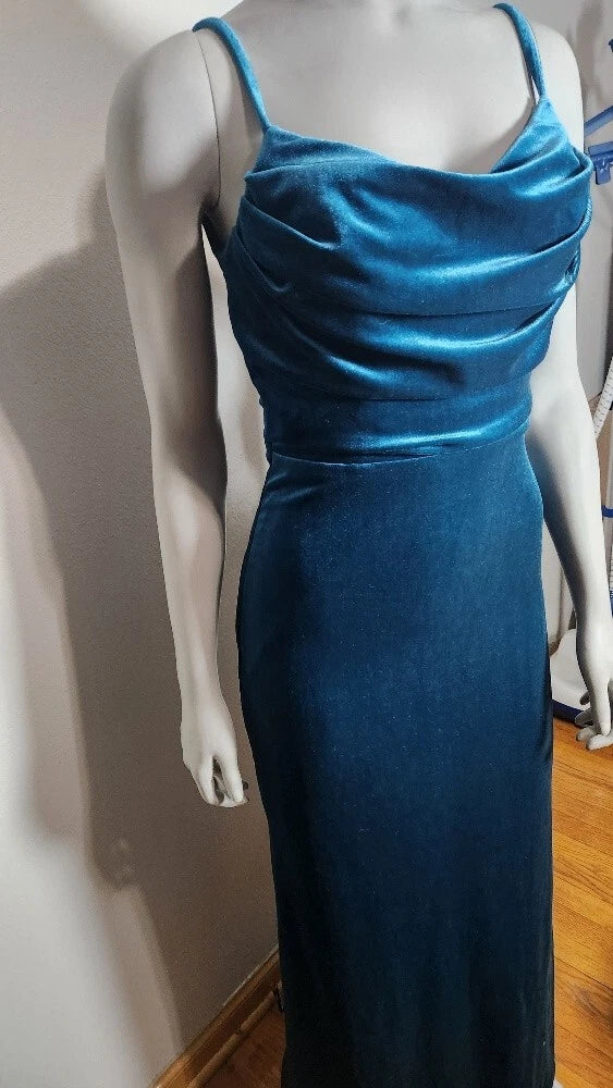 Sexy Beautiful Dress Women's Emerald Green Velvet V Neck Party Formal NWT